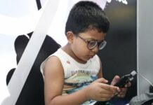 শিশু-কিশোরদের ডিভাইসে আসক্তি